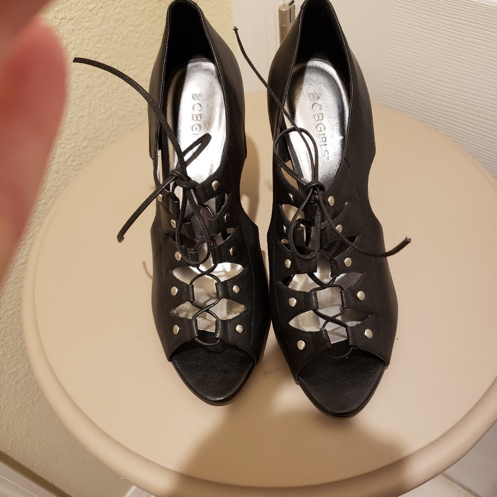 BCBG Black Laced Shoes sz 8.5